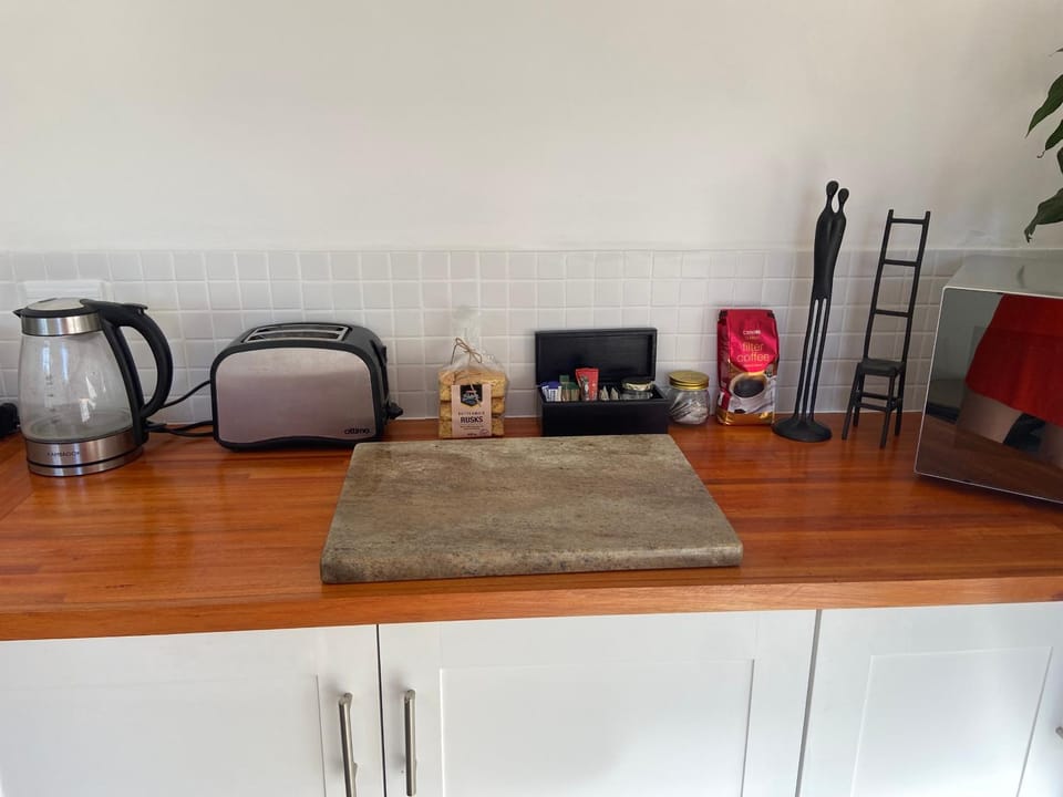 Coffee/tea facilities, Kitchen or kitchenette, minibar, toaster