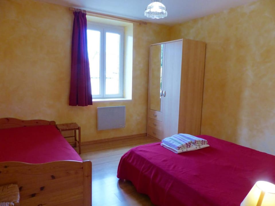 Appartement chaleureux pour randonnées au Pays d'Huriel - FR-1-489-418 Apartment in Auvergne-Rhône-Alpes
