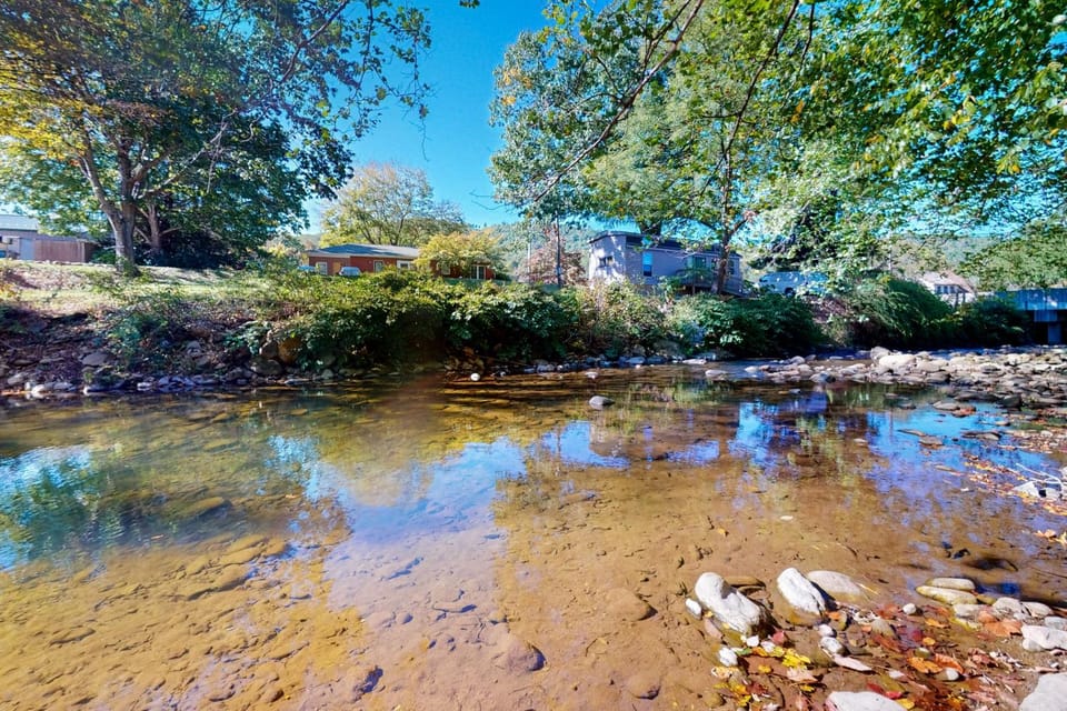 River Rock Cottage House in Watauga