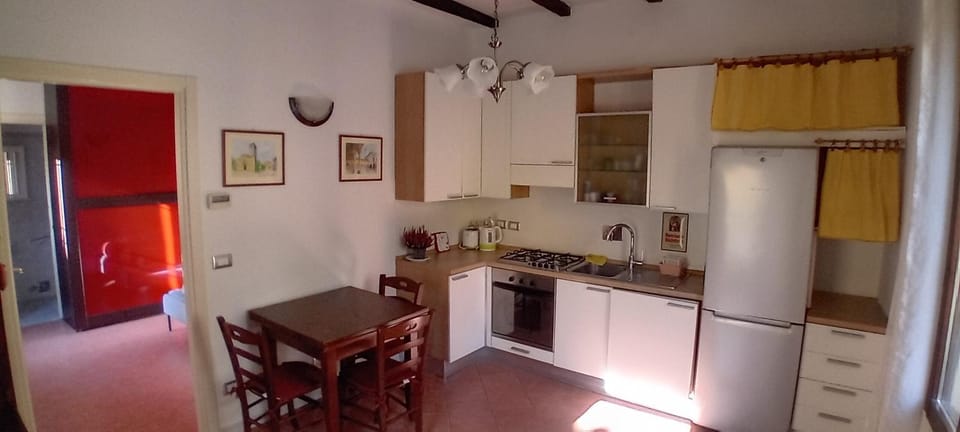 Kitchen or kitchenette, Living room, Dining area, oven, pet friendly, stove, toaster