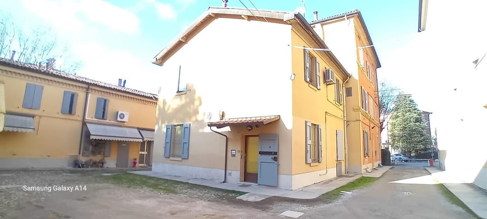 Property building, Day, Neighbourhood, Street view