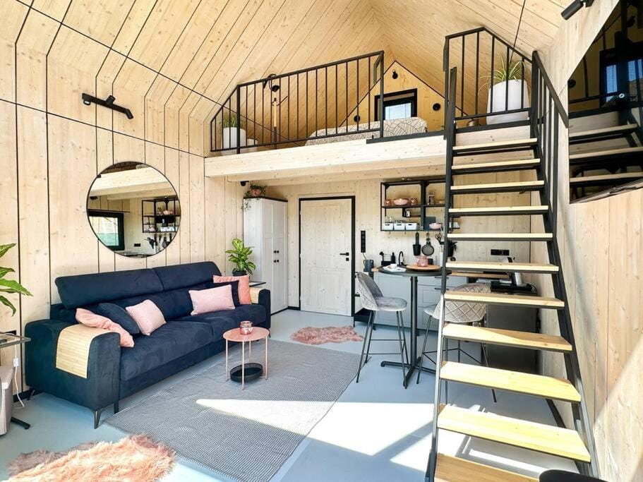 Kitchen or kitchenette, Living room, Seating area, Bedroom