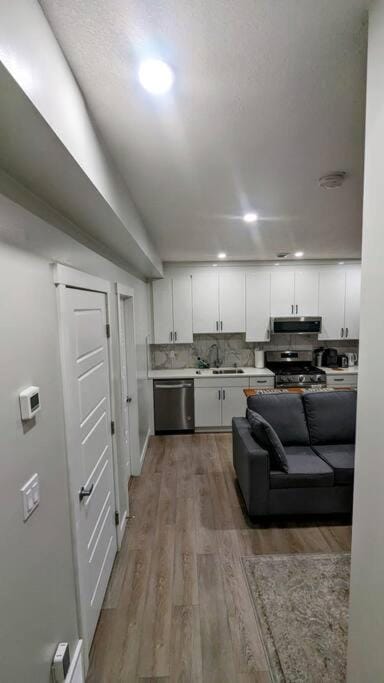 Cozy basement for a lovely stay & perfect for WFH House in Edmonton