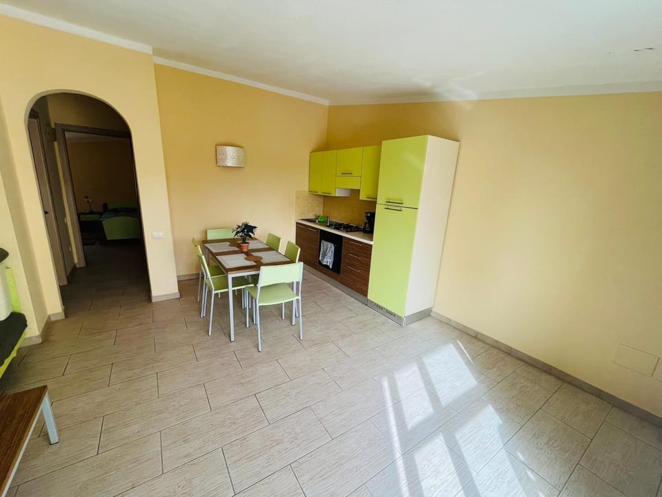 Kitchen or kitchenette, Dining area, stove, kitchen