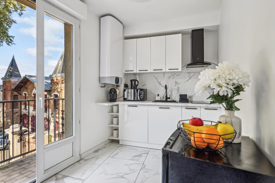 Coffee/tea facilities, Balcony/Terrace, Kitchen or kitchenette, stove
