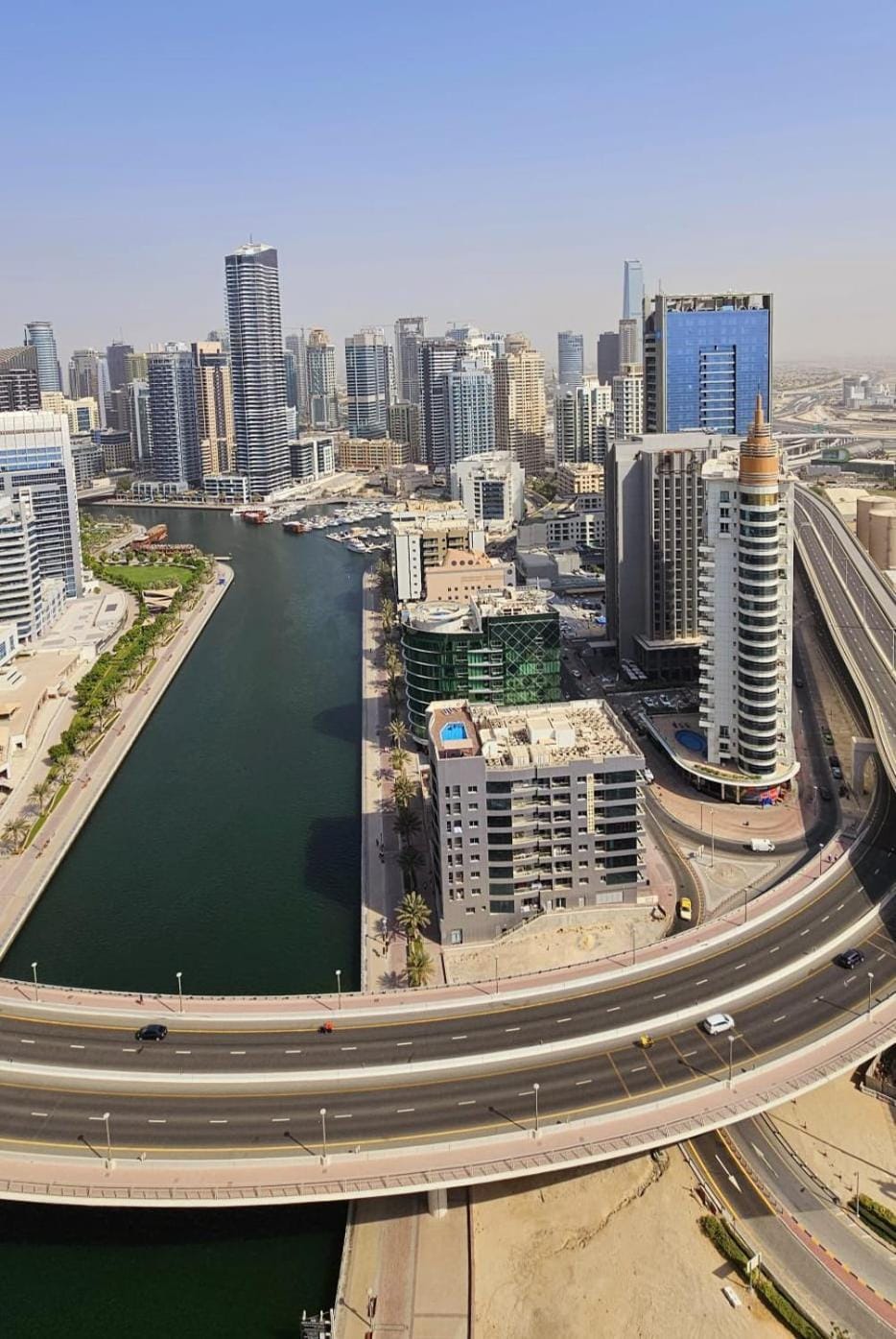 Amazing 4-bedroom Apartment Apartment in Dubai