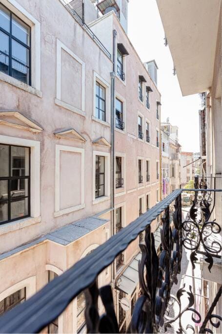 Central location with 2 bedrooms Apartment in Istanbul