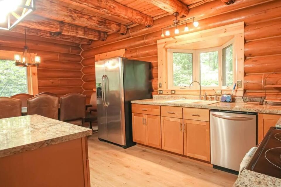 Wilderness Vista Retreat Chalet in Michigan
