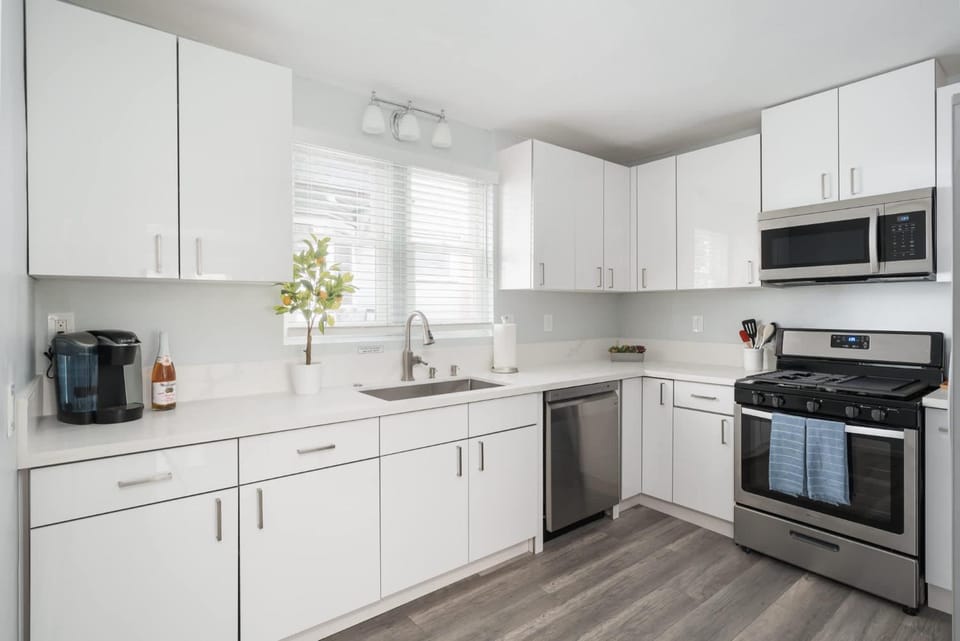 Bankers Hill Chic Roomy Home Near Airport Apartment in San Diego