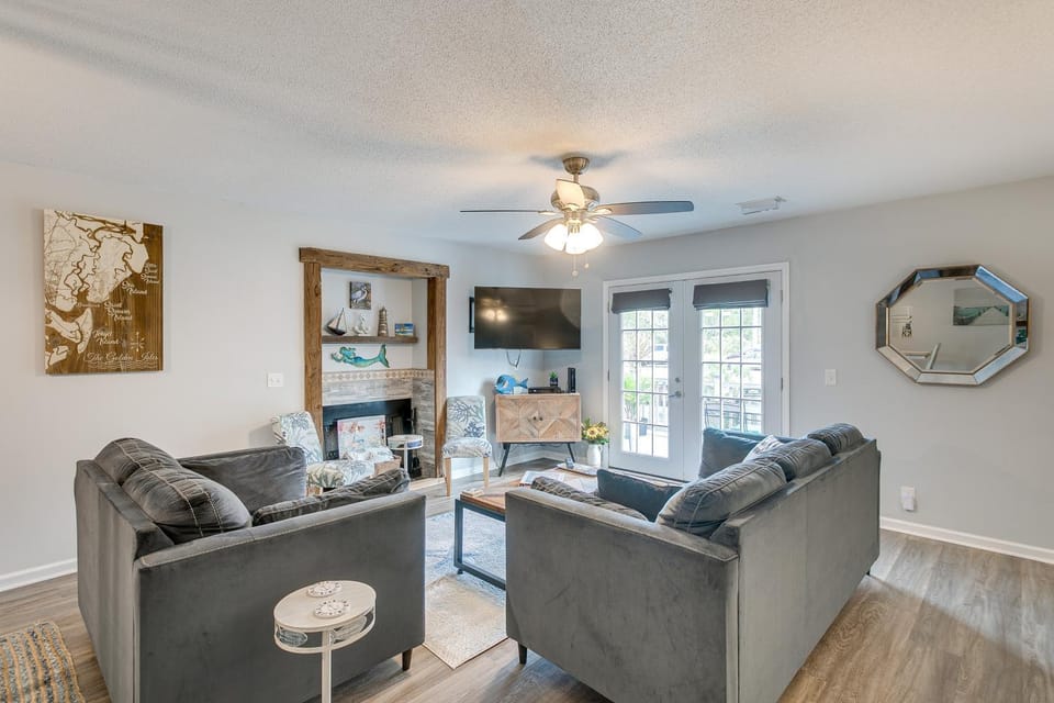 Coastal St Simons Retreat Near Gascoigne Bluff! House in Saint Simons Island