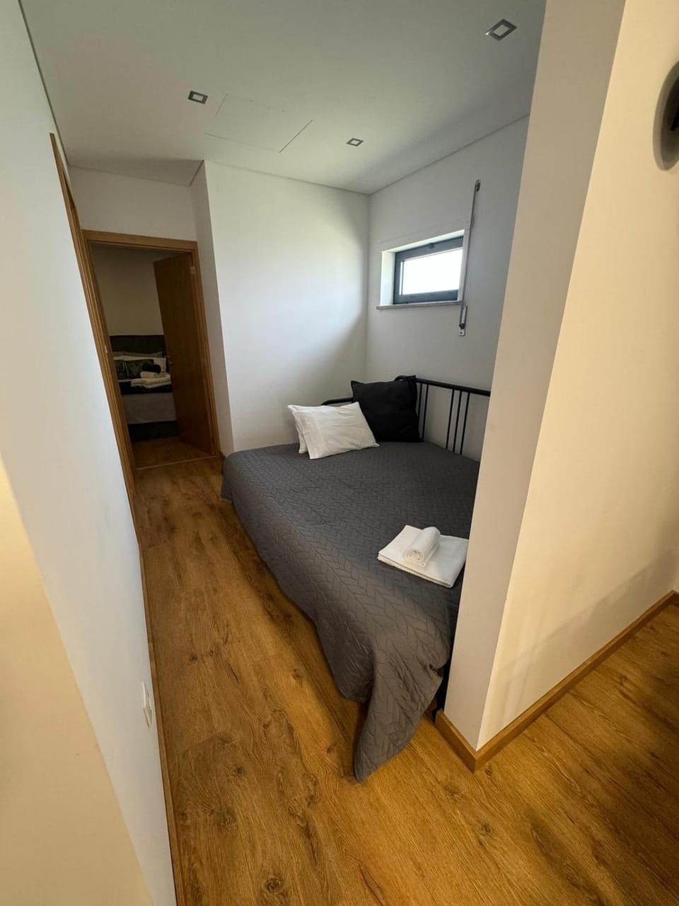 Bed, Living room, Photo of the whole room, Seating area, Bedroom
