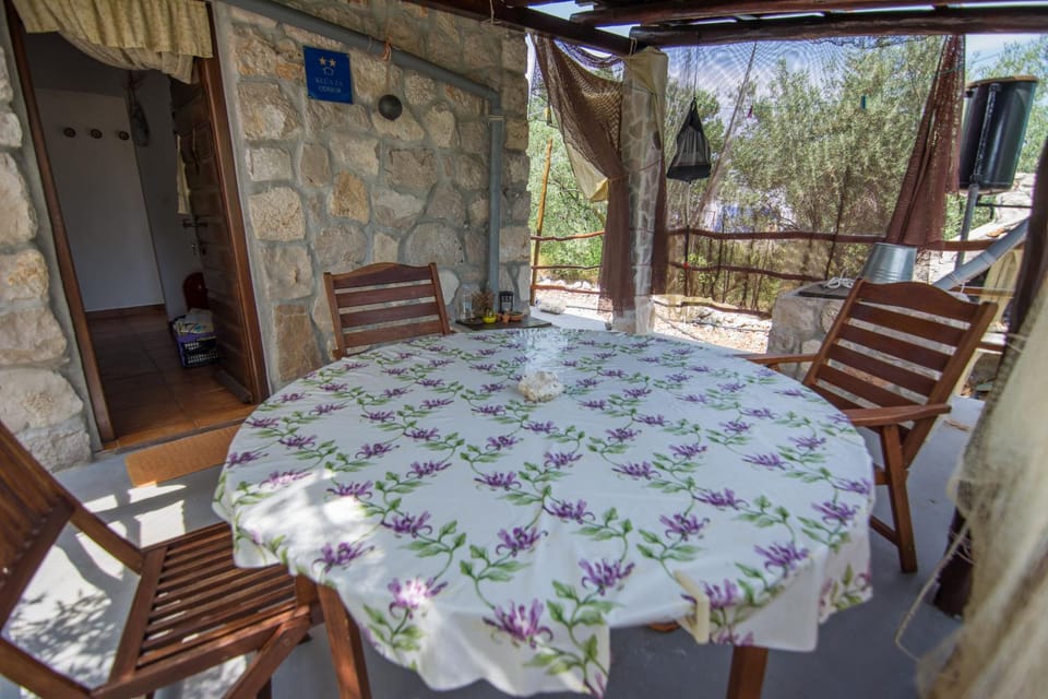 Property building, Seating area