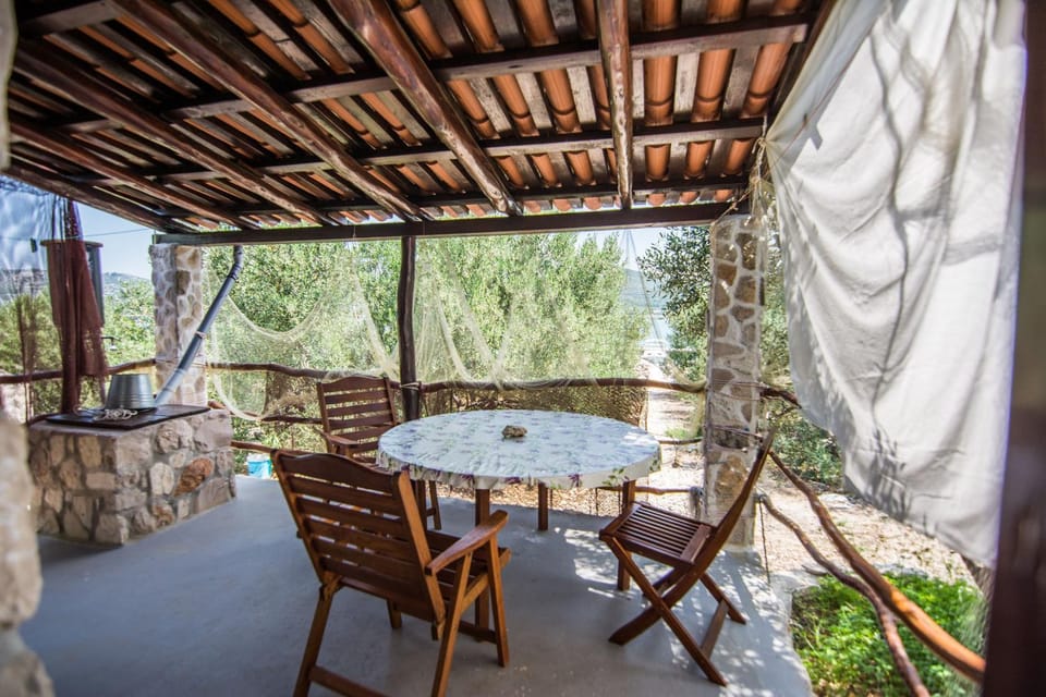 Property building, Balcony/Terrace, Seating area
