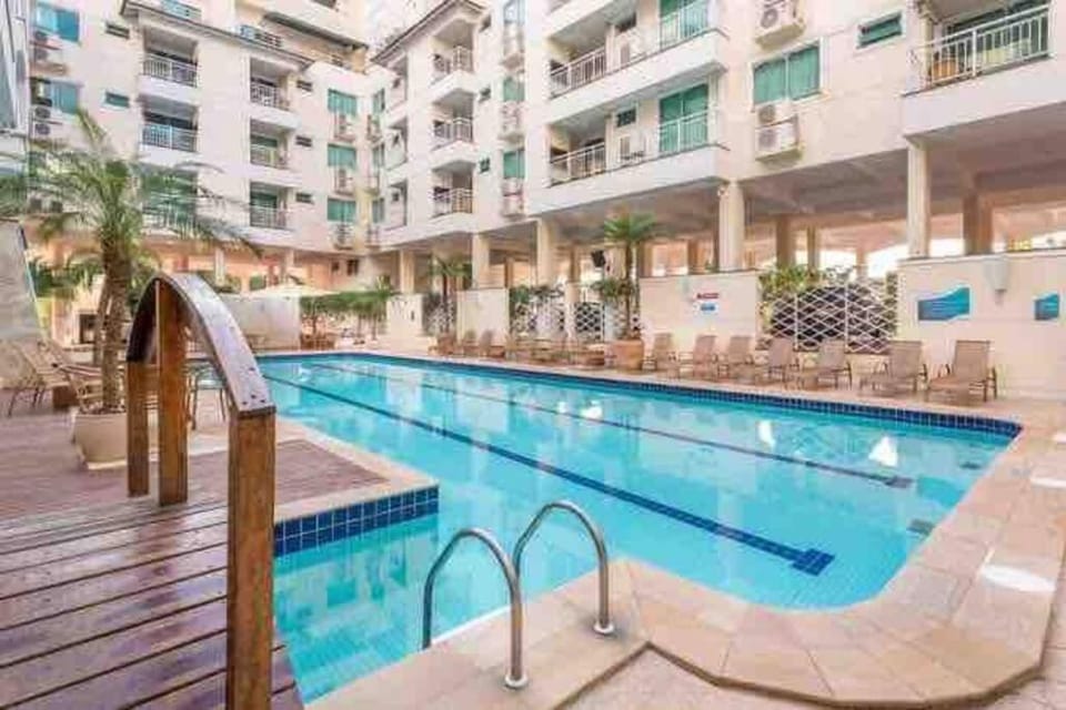 Apartamentos com piscinas na praia de Bombas Apartment in Porto Belo