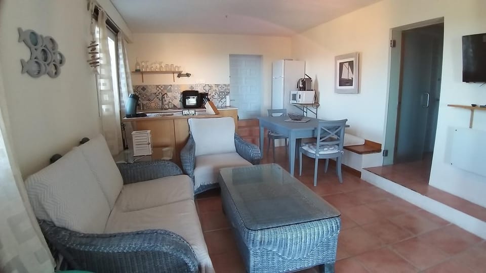 TV and multimedia, Kitchen or kitchenette, Living room