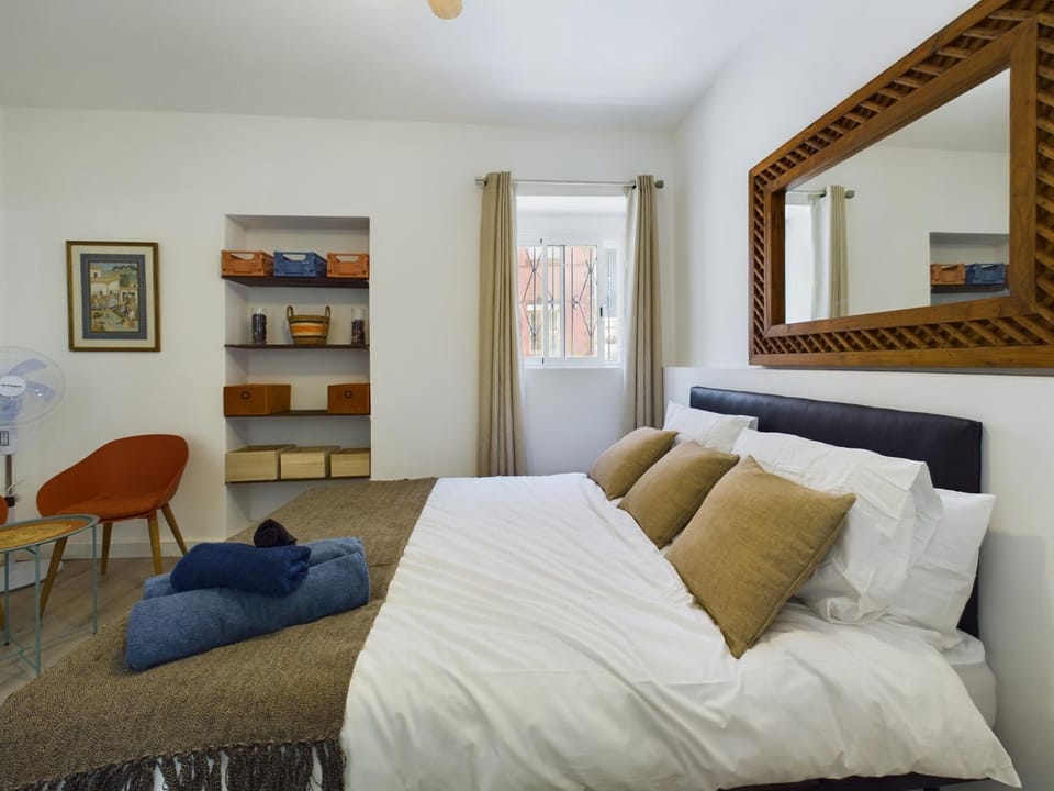 Bed, Bedroom