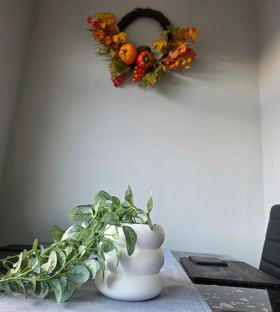 FM Homes & Apartments 3 Bedroom House Motherwell House in Bellshill