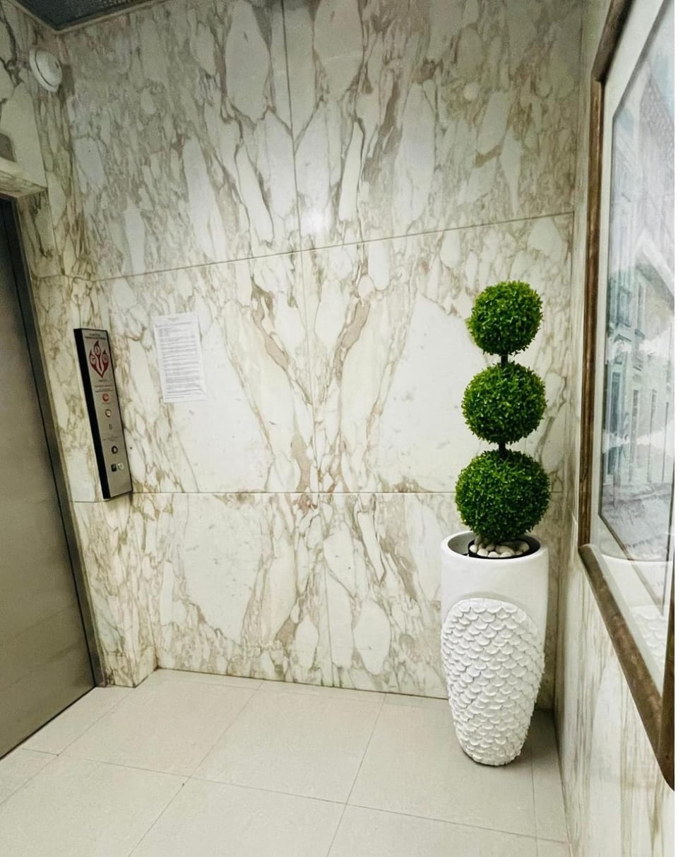 Lobby or reception, elevator