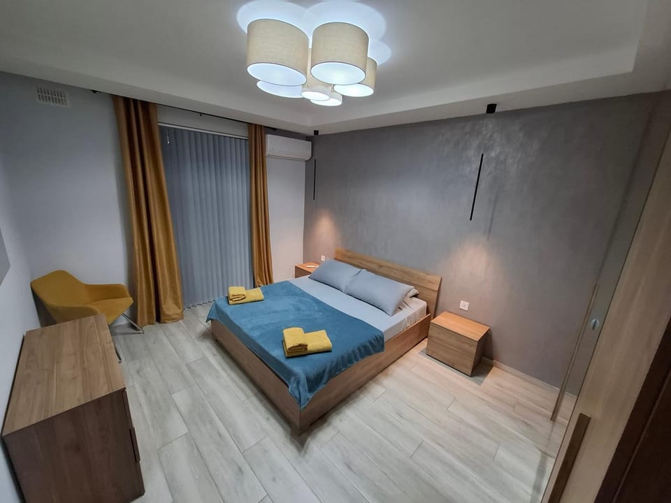 Modern 3BD Apartment with Spacious Balcony & Outside Furniture - Marsalforn Bay Apartment in Malta