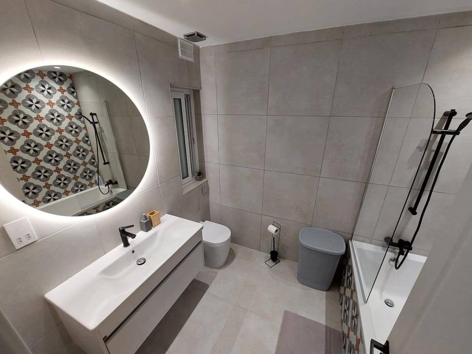 Toilet, Bathroom, Bath
