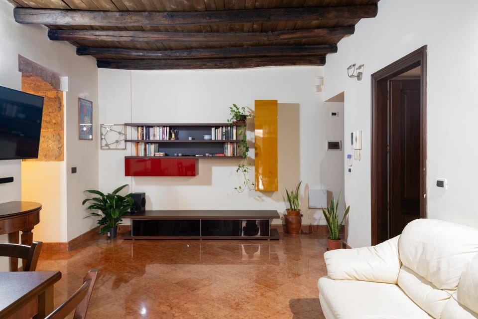 TV and multimedia, Seating area