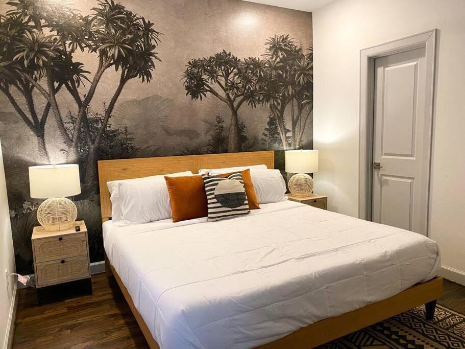 Bed, Bathroom, Photo of the whole room, Bedroom