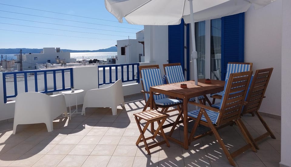 View (from property/room), Balcony/Terrace, Seating area, Dining area, sunbed