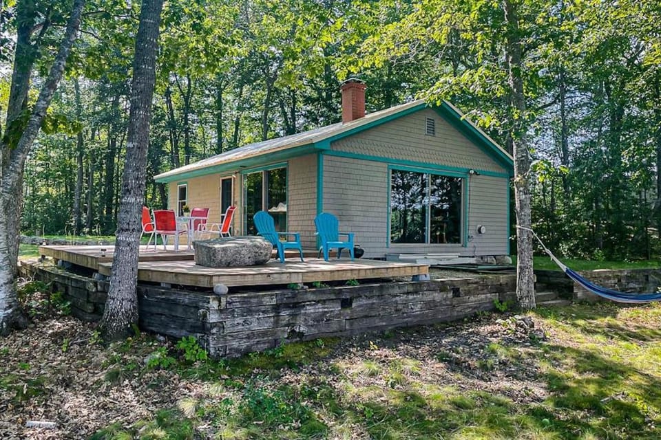 Property building, Patio, Day, Natural landscape