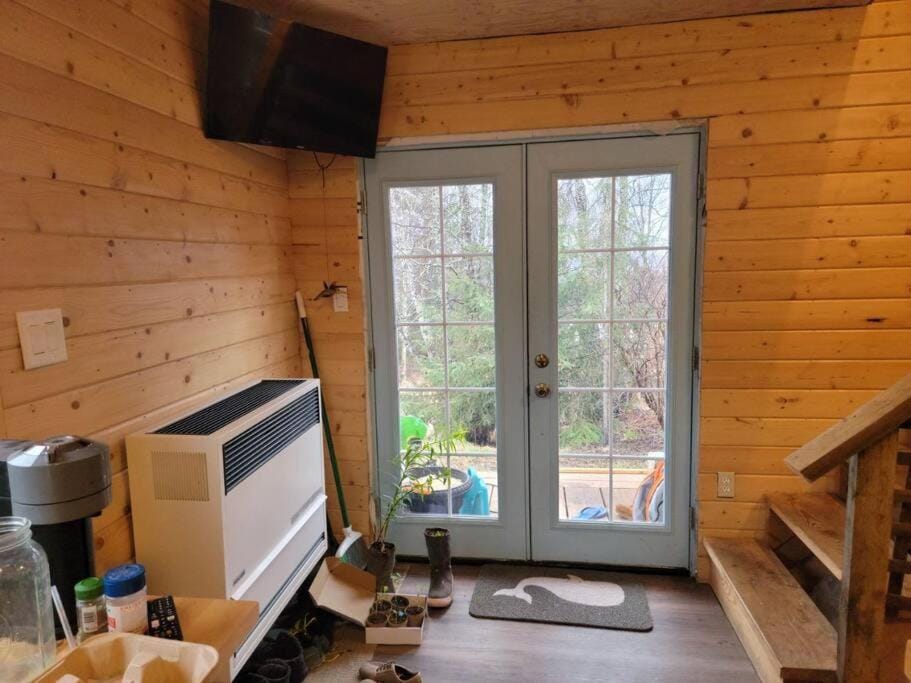 Facade/entrance, Spring, Natural landscape, TV and multimedia