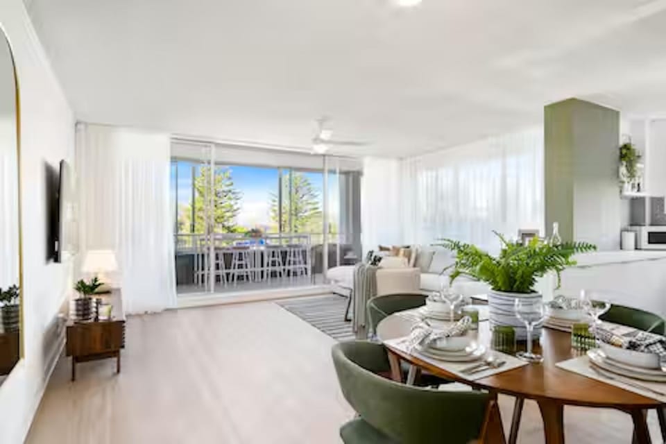 Living room, Seating area, Dining area