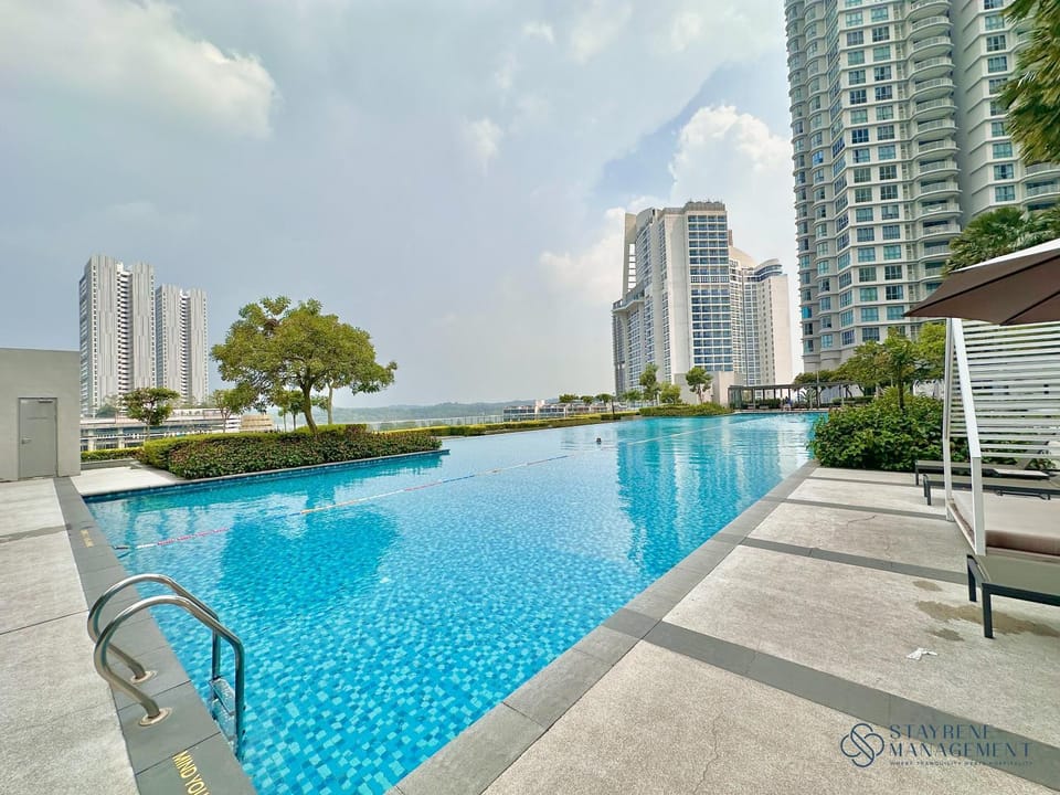 Pool view, Swimming pool