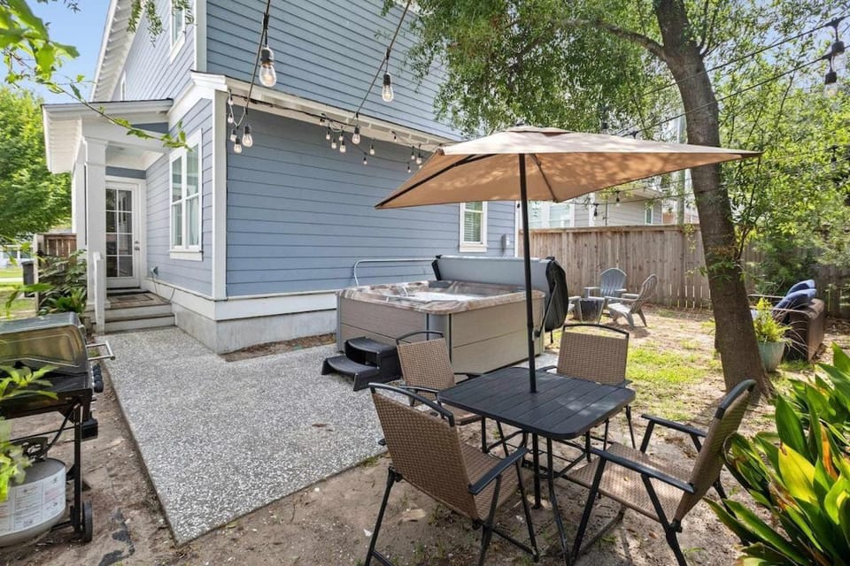 Shem Creek House- 5 Mins to Dtwn & Beach Hot Tub House in Mount Pleasant
