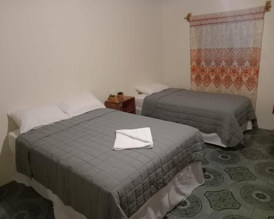 Bed, towels