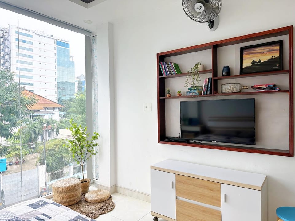 Mặt tiền Quận 3 - Nhà kính view đẹp - có thang máy Apartment in Ho Chi Minh City