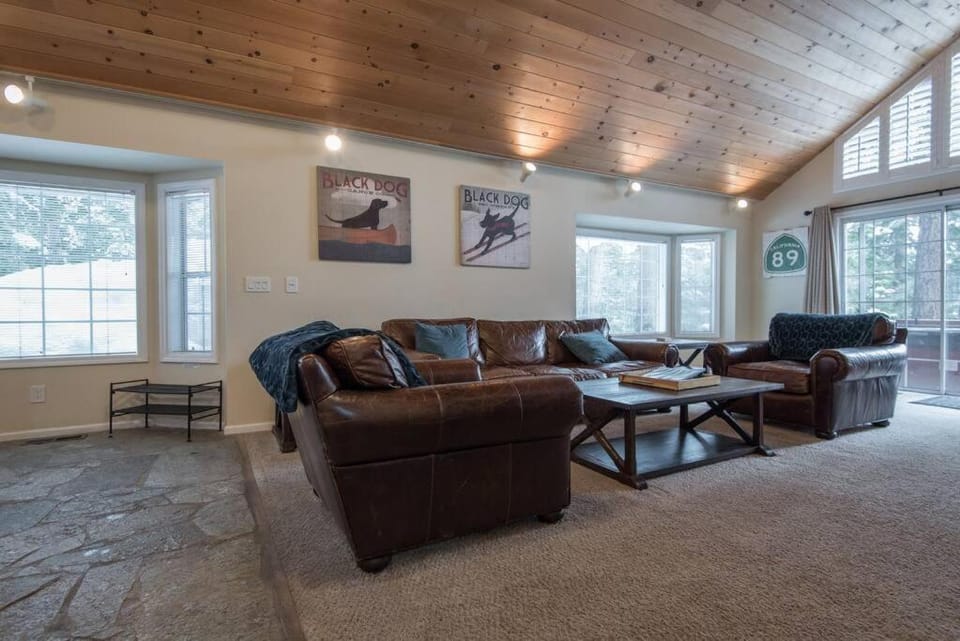 Tahoe Vista Home w/ Spa close to Northstar & Lake House in Tahoe Vista