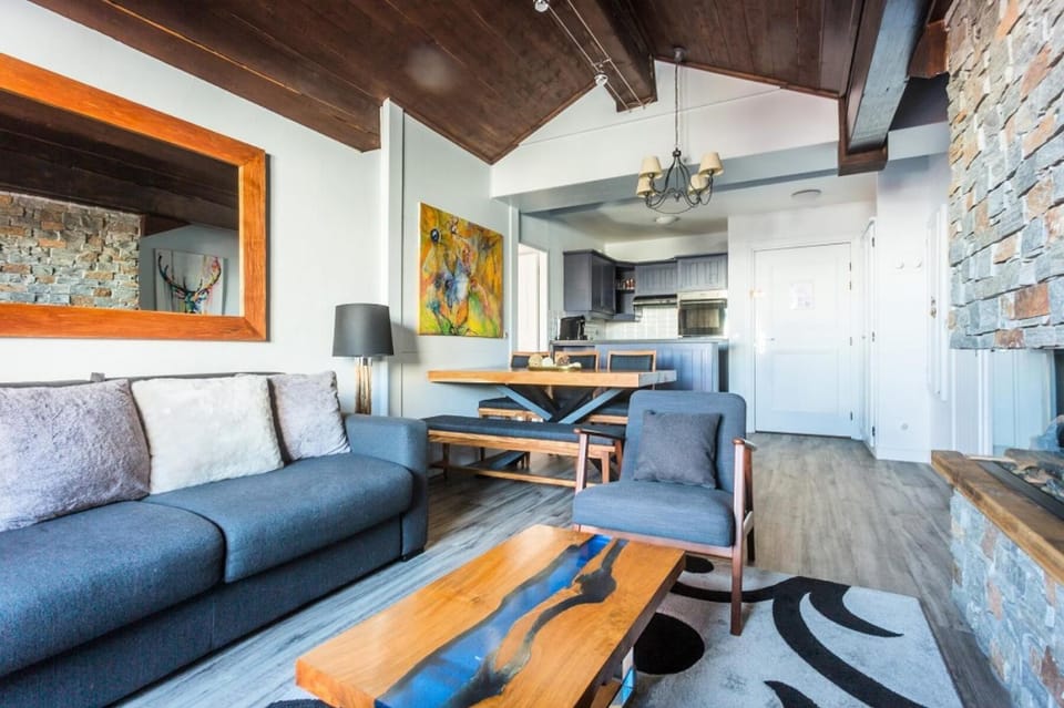 Bed, Living room, kitchen