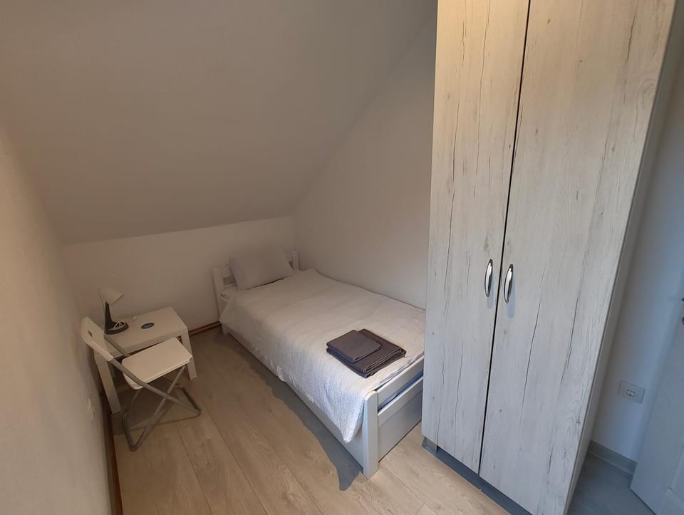 Bed, Photo of the whole room, Bedroom, towels, wardrobe