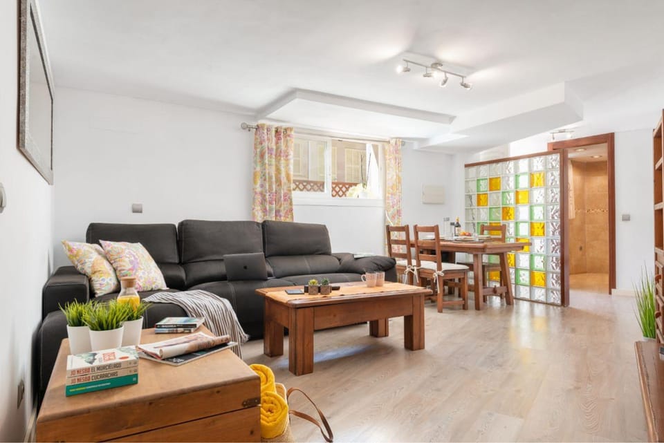 TV and multimedia, Living room, Dining area