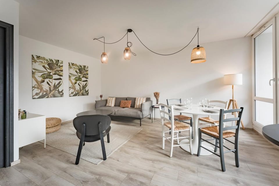 Charming apartment with parking and balcony. Apartment in Lille