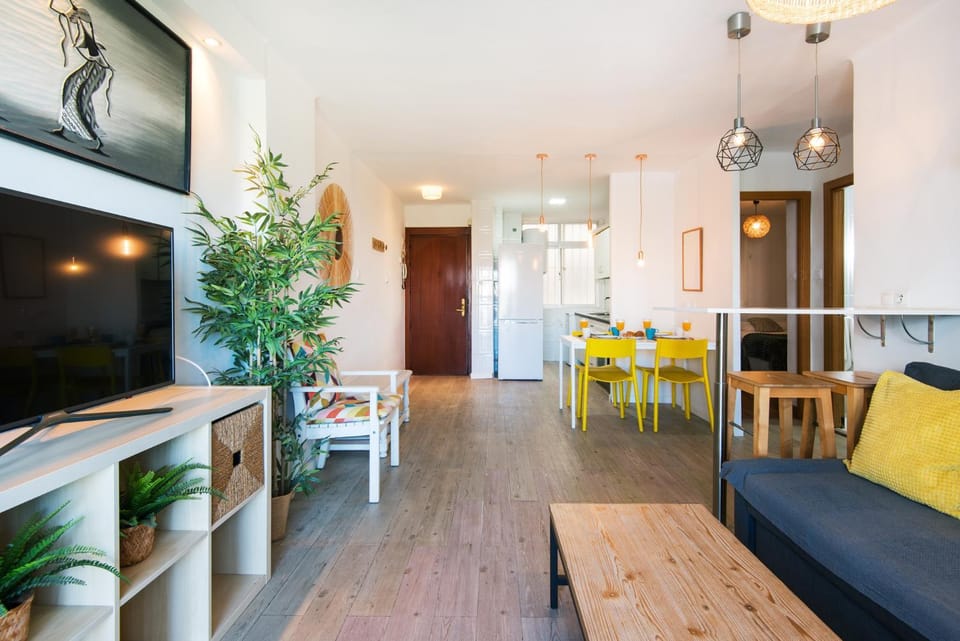 Kitchen or kitchenette, Living room, Dining area
