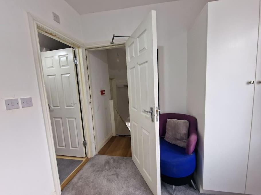 Nice Living Serviced Accommodations 9 (King-Size Studio Flat + Kitchen) Apartment in Coventry