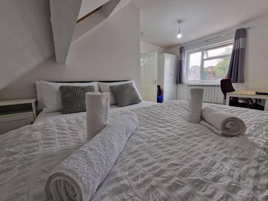 Nice Living Serviced Accommodations 9 (King-Size Studio Flat + Kitchen) Apartment in Coventry