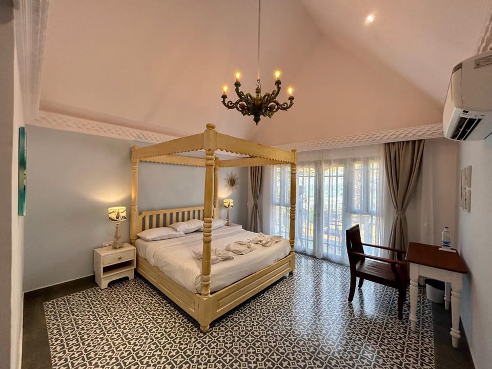 Bed, Photo of the whole room, Bedroom, air conditioner