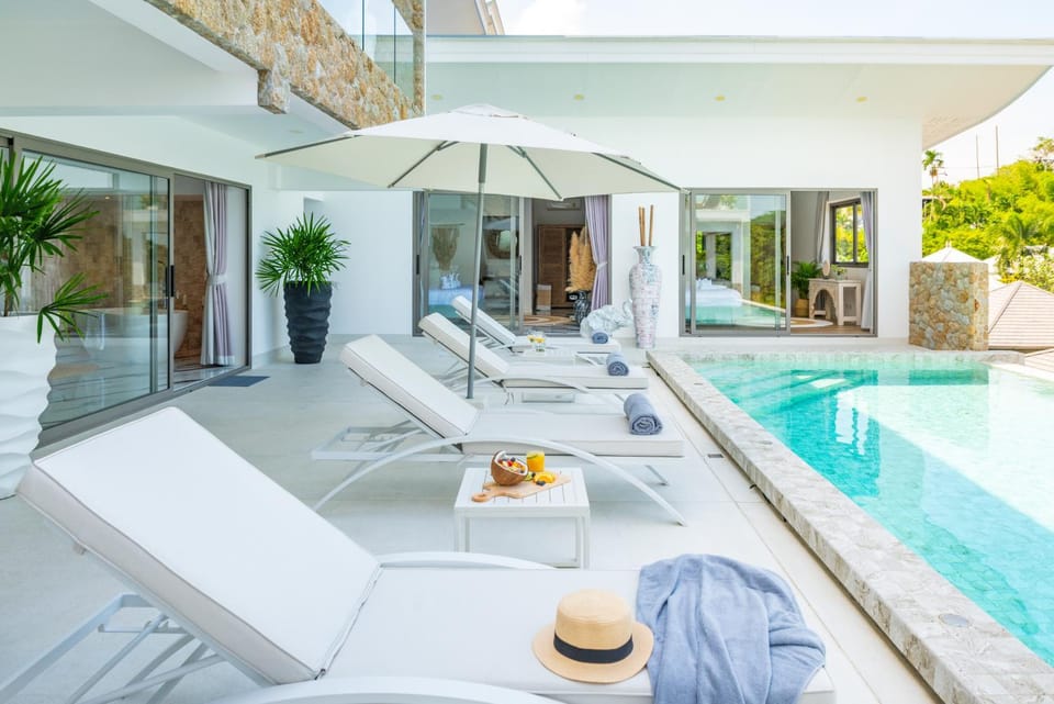 Patio, Day, Pool view, Swimming pool, sunbed