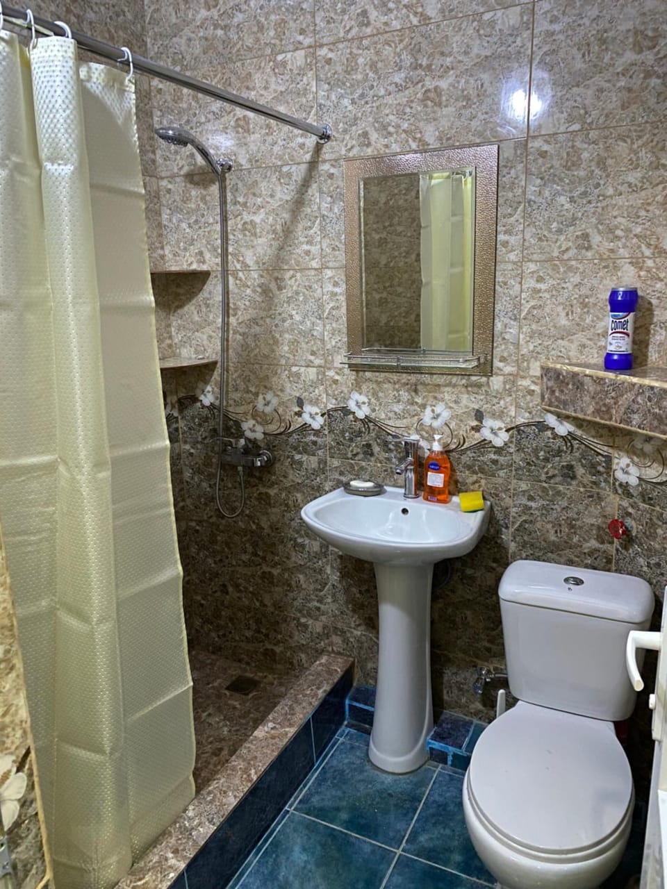 Shower, Toilet, Bathroom, bidet, towels