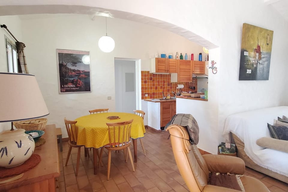 Spacious house with pool close to the sea House in Saint-Raphael