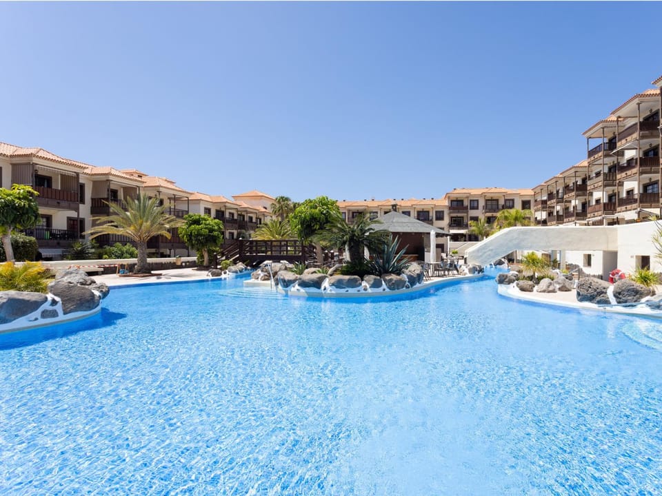 Property building, Off site, Garden, Swimming pool