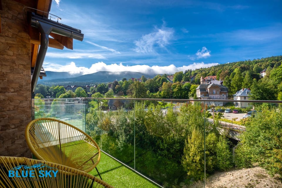 Nearby landmark, Balcony/Terrace, Mountain view