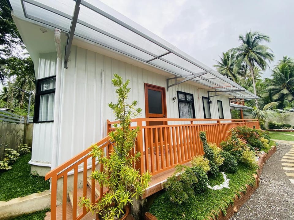 Birbeck Lodge Resort in Bicol