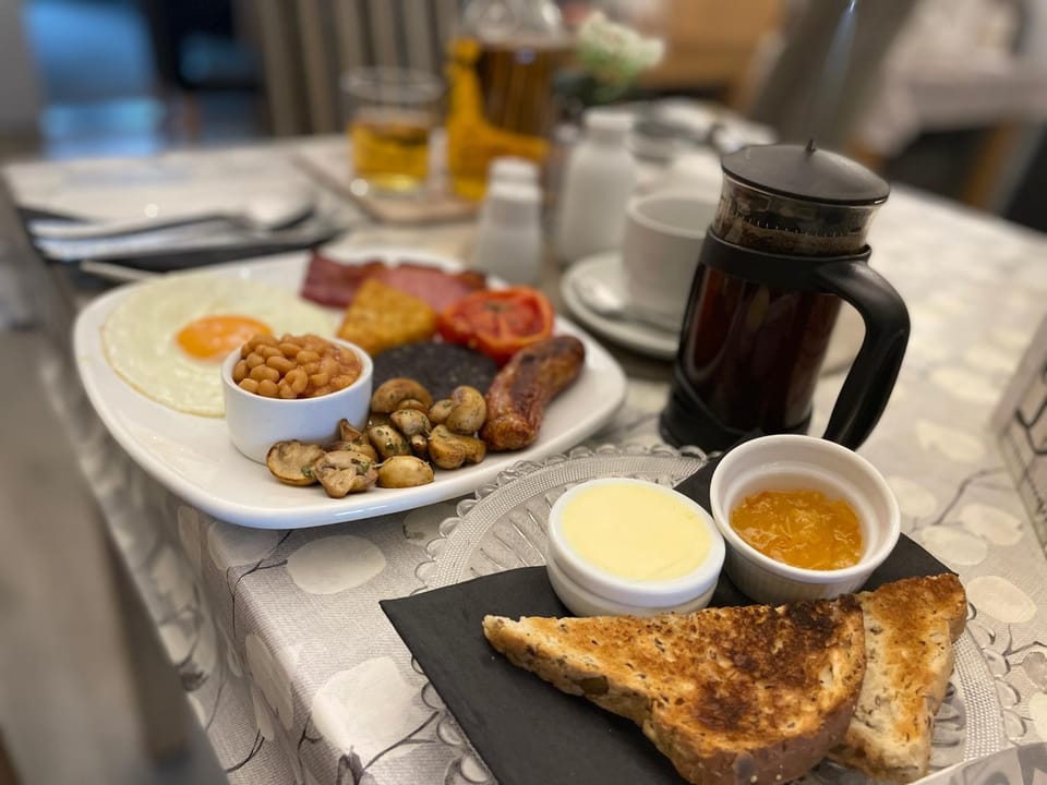 Food and drinks, Food, Breakfast, Continental breakfast, English/Irish breakfast, Drinks